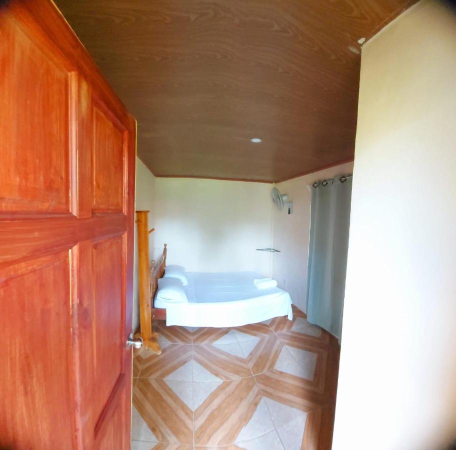 Yubarta Lodge อูวีตา ภายนอก รูปภาพ