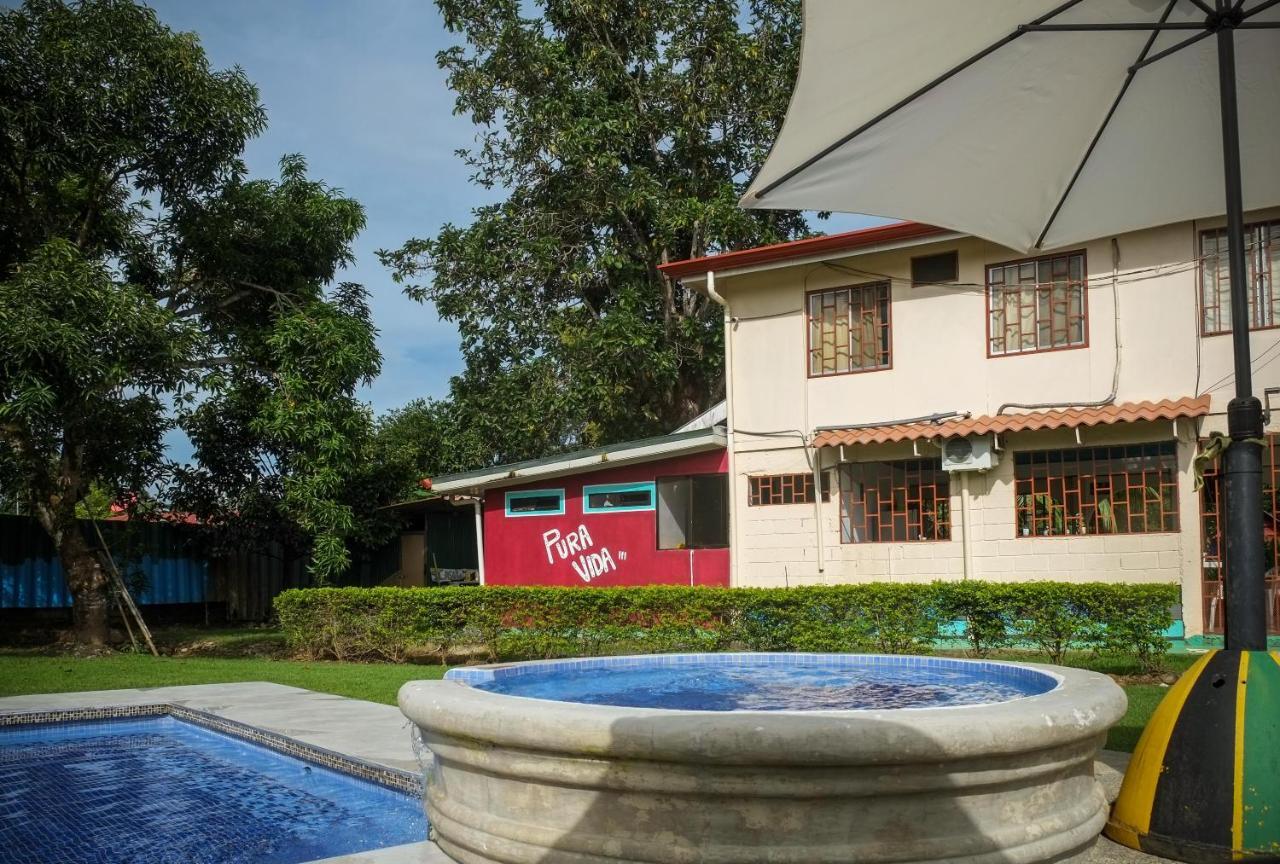 Yubarta Lodge อูวีตา ภายนอก รูปภาพ