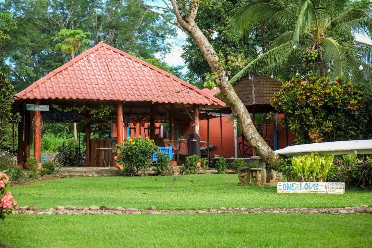 Yubarta Lodge อูวีตา ภายนอก รูปภาพ