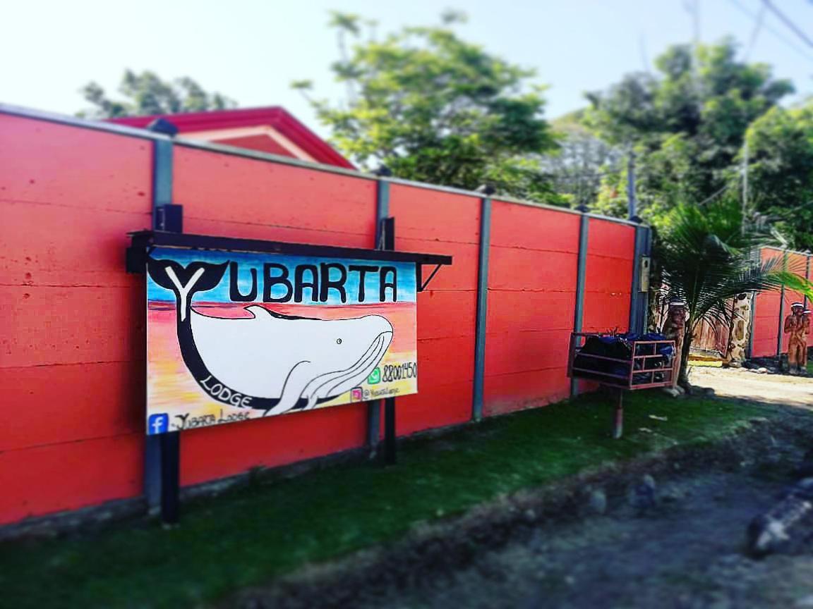 Yubarta Lodge อูวีตา ภายนอก รูปภาพ